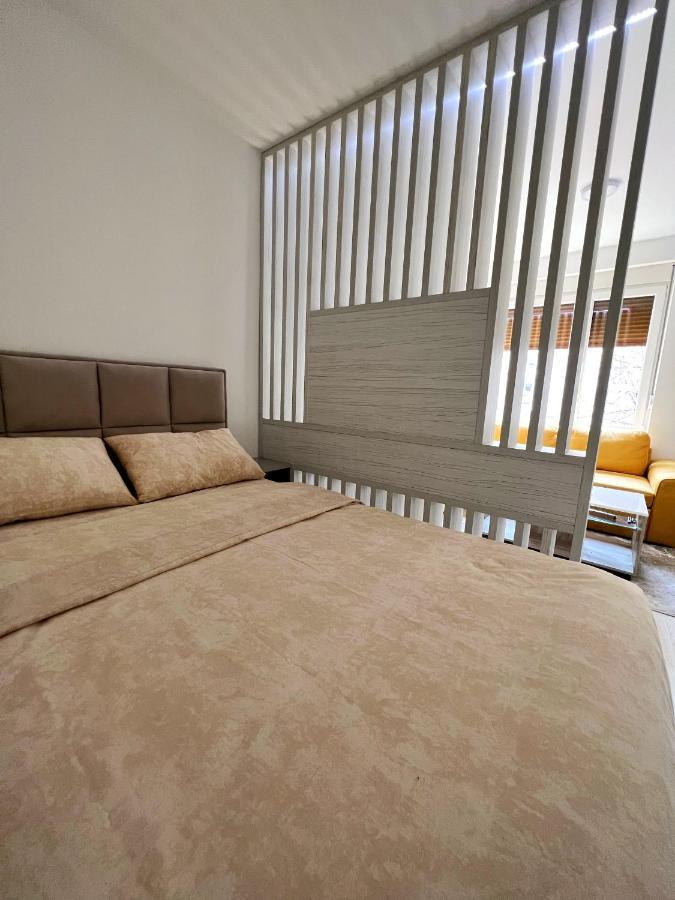 Center Deluxe Studio Apartment Niksic Exterior photo